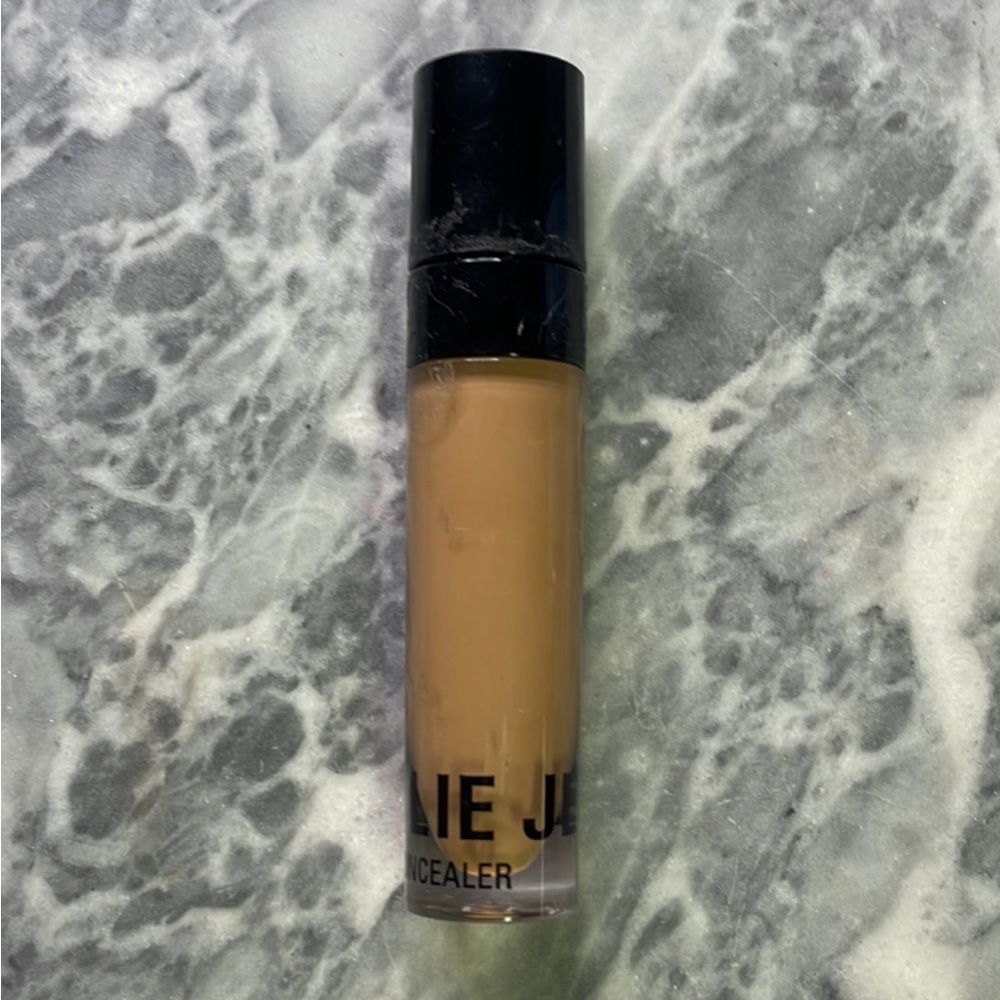 Kylie Cosmetics Concealer Peanut